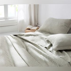 Dorm Co Classic Supersoft Quilt